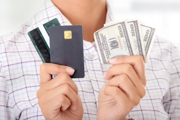 Πιστωτική κάρτα και μετρητά — Φωτογραφία Αρχείου