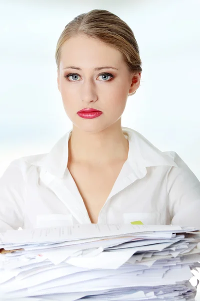 Mujer de negocios con exceso de trabajo —  Fotos de Stock