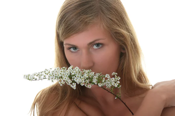 Mulher bonita com flores isoladas no fundo branco — Fotografia de Stock