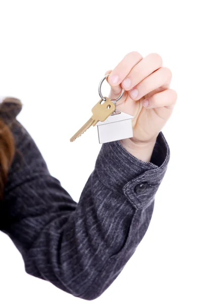 Joven empresaria con llaves de casa en la mano — Foto de Stock