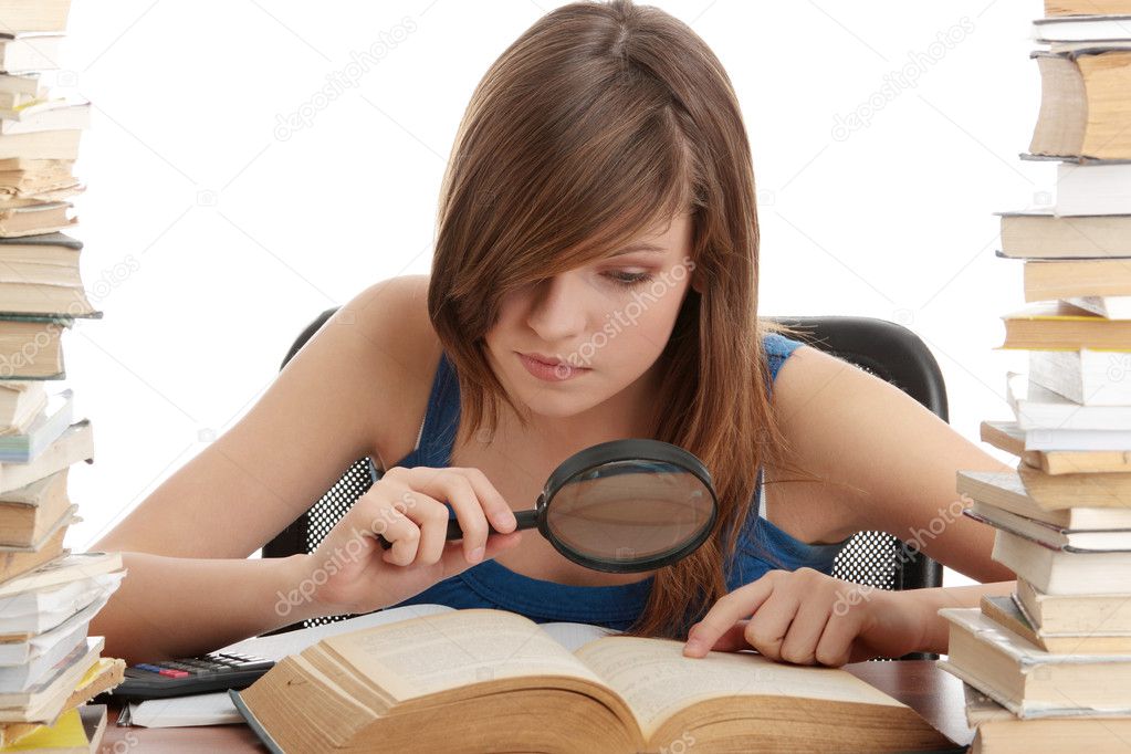 Teen girl learning at the desk