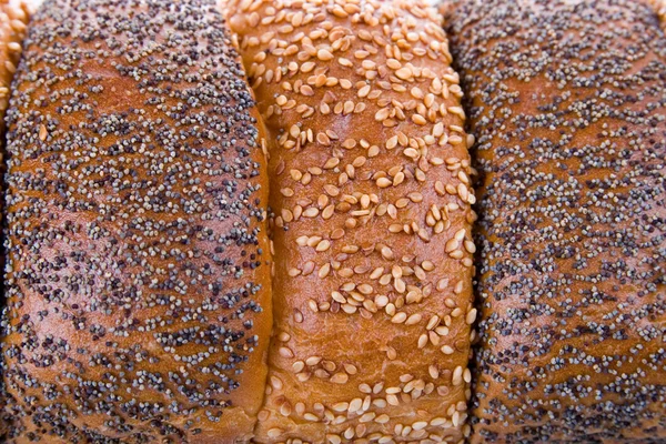 Hintergrund Von Frischem Brot Bestreut Mit Sesam — Stockfoto
