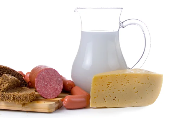 Leite, pão, queijo e salsicha — Fotografia de Stock