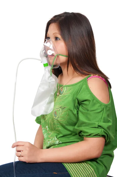 Femme avec masque à oxygène — Photo