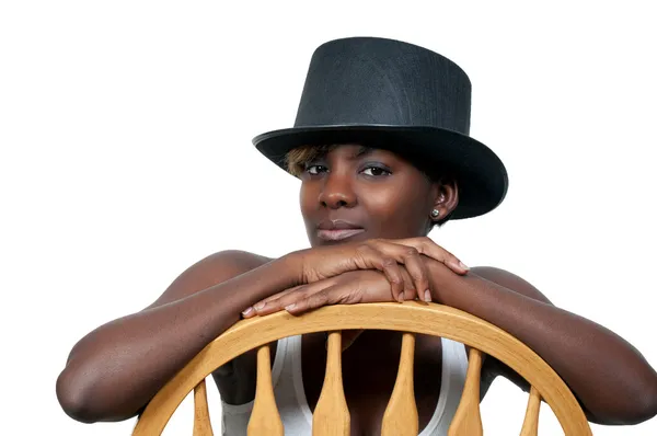 Kvinna bär en hög hatt — Stockfoto
