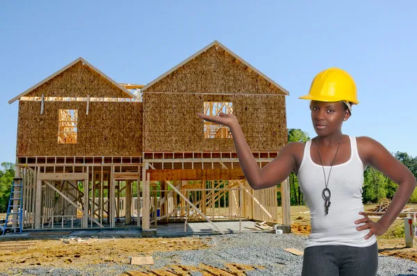 Mujer Negra Afroamericana Trabajador Constucción Frente Casa Que Está Construyendo —  Fotos de Stock