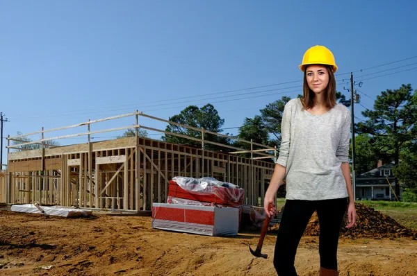 Uma Trabalhadora Construção Feminina Local Trabalho — Fotografia de Stock