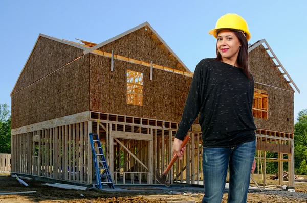 Hispanic kvinna byggnadsarbetare — Stockfoto