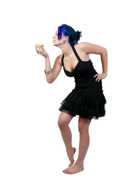シャンパンとして知られている大人の飲み物を飲む女性 — ストック写真