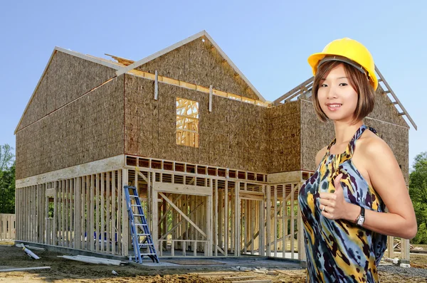 Asiatische Bauarbeiterin — Stockfoto