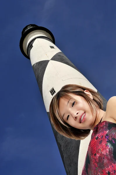 Азіатський жінка в маяк — стокове фото