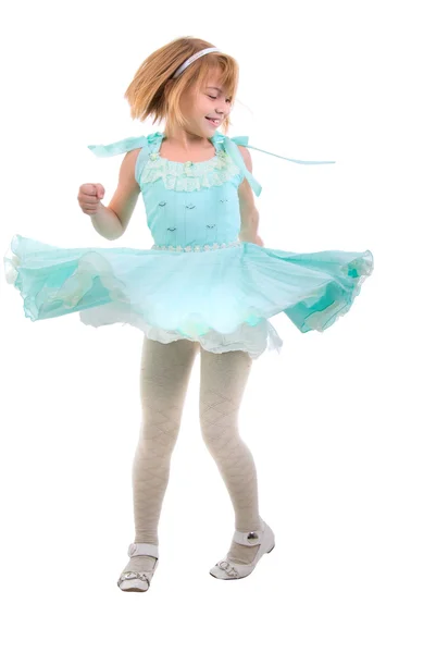 춤추는 작은 소녀. 흰색 배경 위에 스튜디오 촬영. — 스톡 사진
