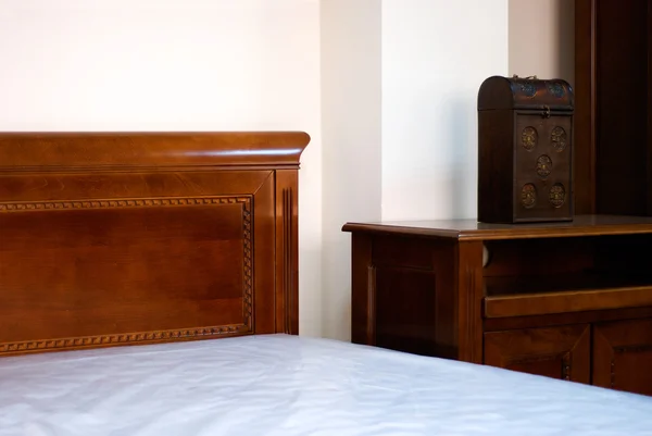 经典卧室细节与家具的详细信息 — 图库照片