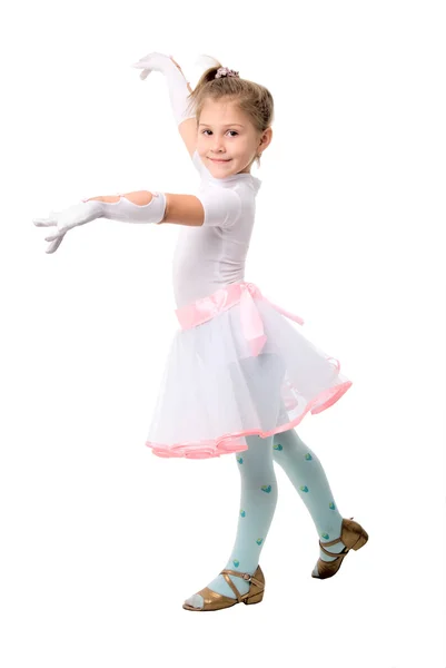 Söta lilla dansande flicka över vit bakgrund — Stockfoto