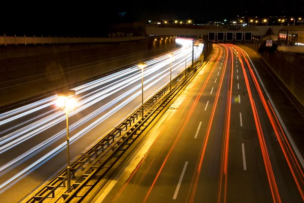 Ночь на шоссе — стоковое фото