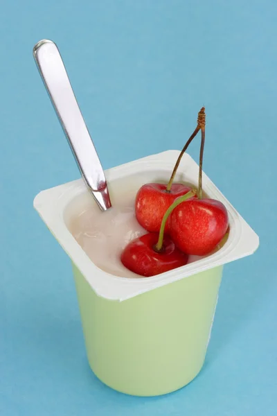 Cseresznye-joghurt — Stock Fotó