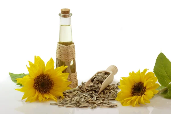 Sonnenblumenöl in der Flasche — Stockfoto