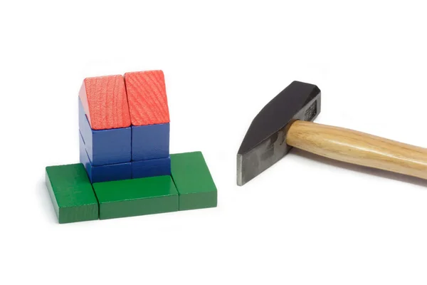 Casa e martelo — Fotografia de Stock