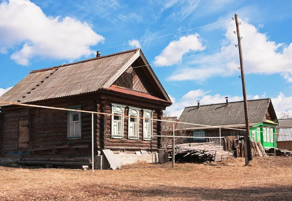 村の小さな木造家屋 — ストック写真