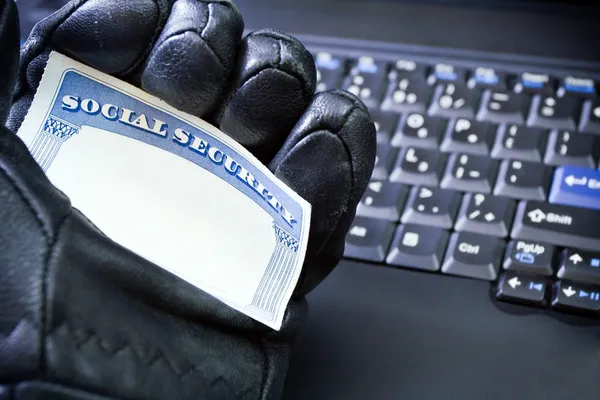 ラップトップ コンピューターに個人情報の盗難 — ストック写真