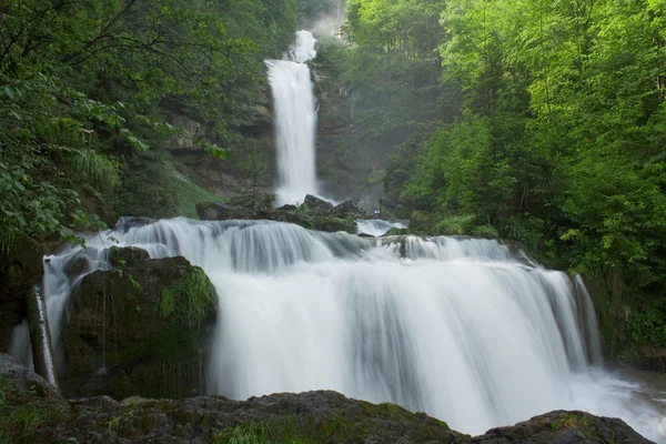 Der Wasserfall Giessbachfall Schweiz — Stockfoto