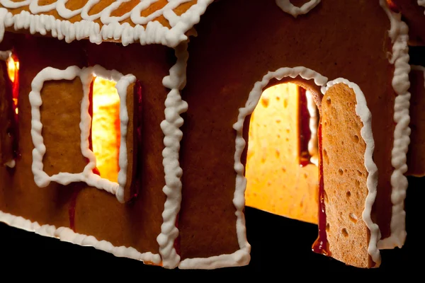 Isolerade Jul Gingernut Hus Från Sida — Stockfoto