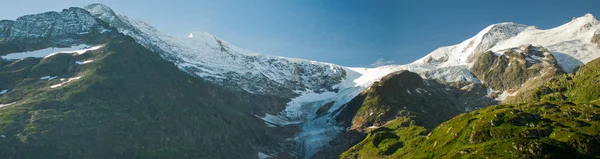 Yeşil Dağların Üzerinde Görüntülemek Yaz Sviçre — Stok fotoğraf