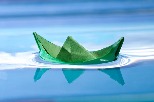Groene boot — Stockfoto