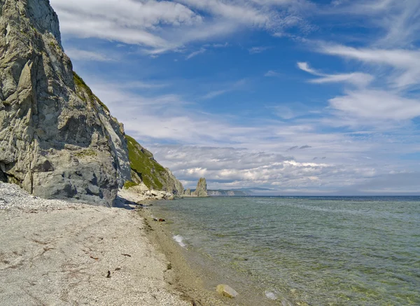 Sea landscape with rocky coast — Stock Photo, Image