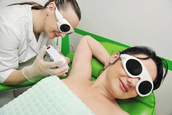 Cuidados com a pele e depilação a laser — Fotografia de Stock