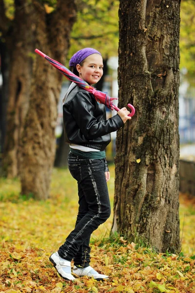 Happy girl with umbrella — Stock Photo, Image