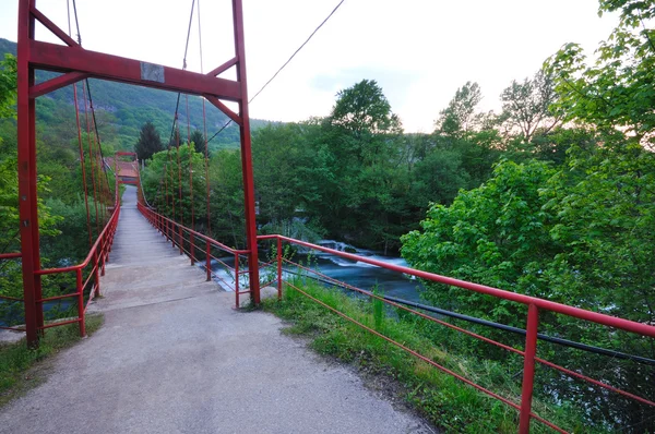 Puente río salvaje —  Fotos de Stock