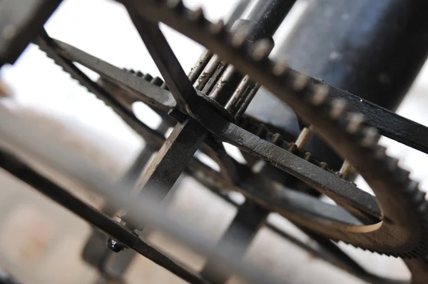 Motor velho da máquina do mecanismo do relógio grande — Fotografia de Stock