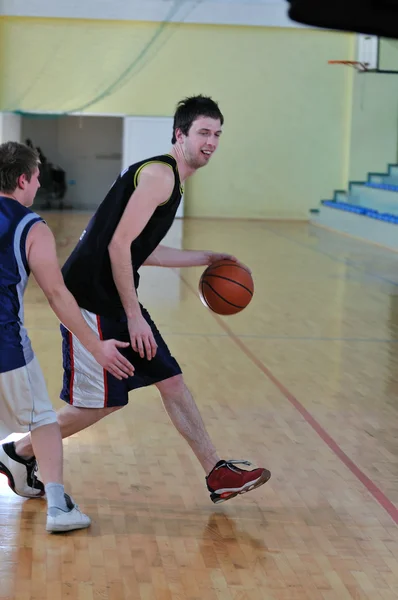 Kosárlabda-párbaj — Stock Fotó