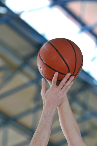 Duelo de baloncesto — Foto de Stock