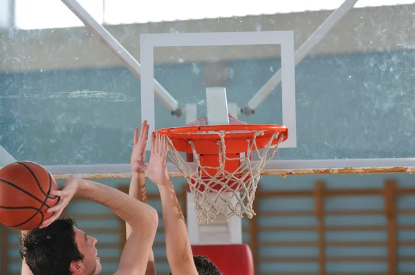 Gra w koszykówkę — Zdjęcie stockowe