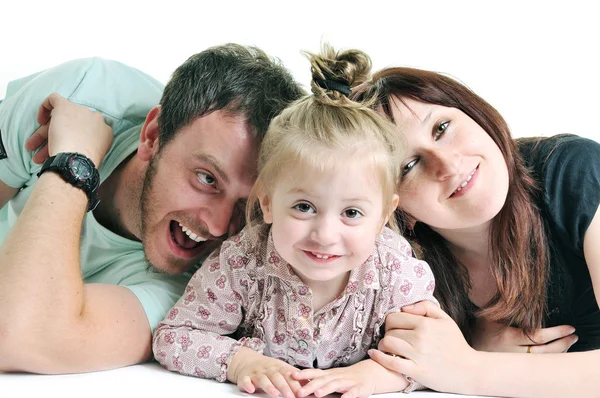 Glad ung familj tillsammans — Stockfoto