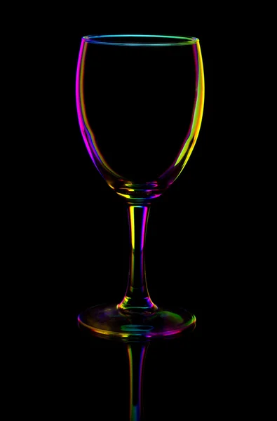 Διαφανή χρωματιστό άδειο ποτήρι κρασί μαύρο — Φωτογραφία Αρχείου