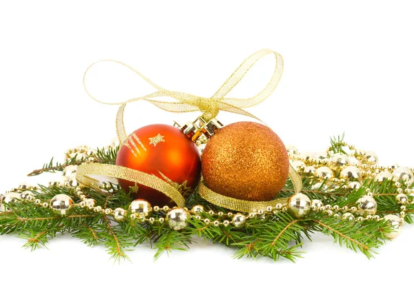 Vánoční ozdoby na větvích jedle — Stock fotografie