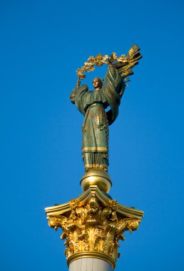 Ukrayna'nın bağımsızlığını heykeli