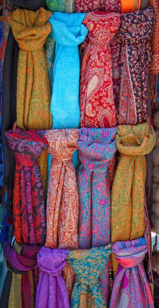 多彩色的围巾 — 图库照片