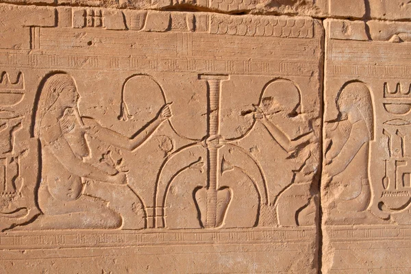 Египетская резьба — стоковое фото