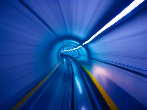 Through the tunnel — Stock Photo, Image