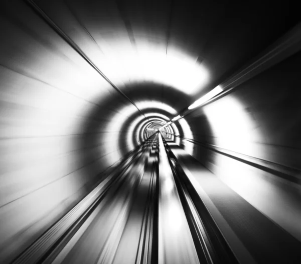 A través del túnel —  Fotos de Stock