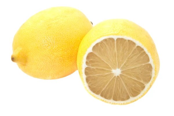 Стиглі лимони на білому тлі . — стокове фото
