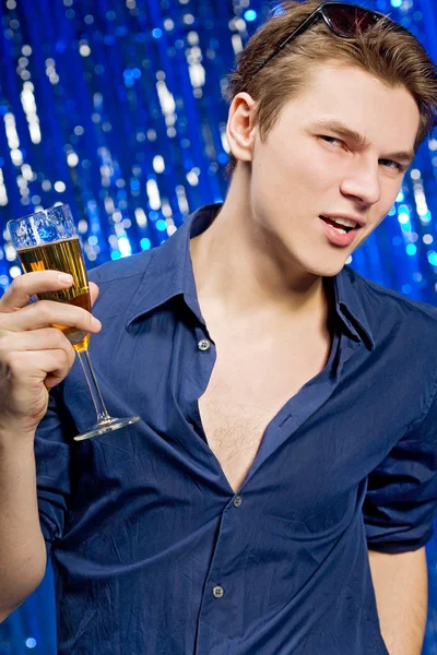 Mann mit Champagner — Stockfoto