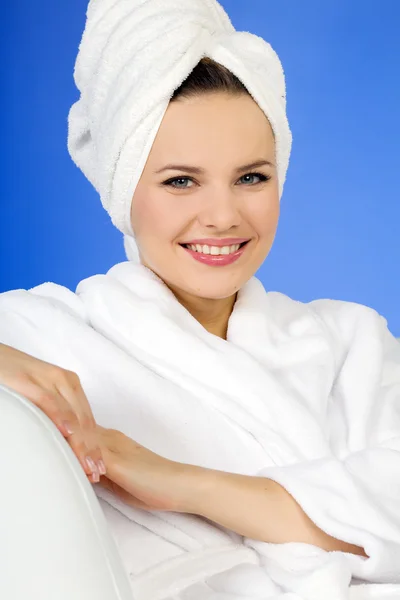 Vértes portré, fiatal, gyönyörű nő után fürdő — Stock Fotó