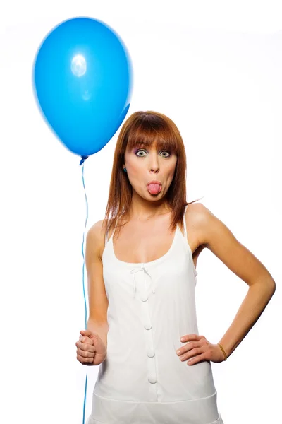 Glückliche Frau mit Luftballon — Stockfoto