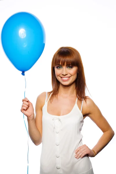 Glückliche Frau mit Luftballon — Stockfoto