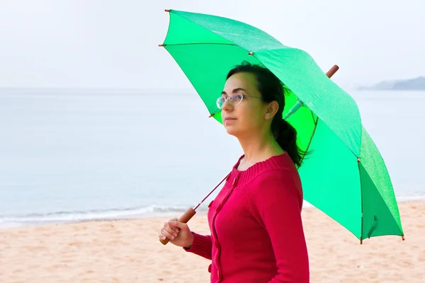 Дівчина і парасольку — стокове фото